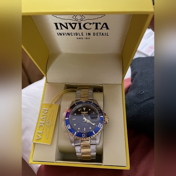 Invicta Men's Pro Diver Quartz Watch with Stainless Steel Strap - Picture 2 of 2